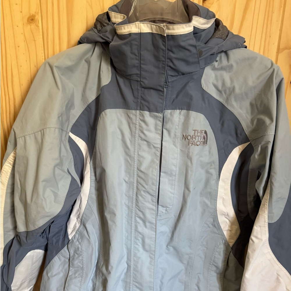 Women’s Medium The North Face Hyvent Periwinkle Blue White Jacket